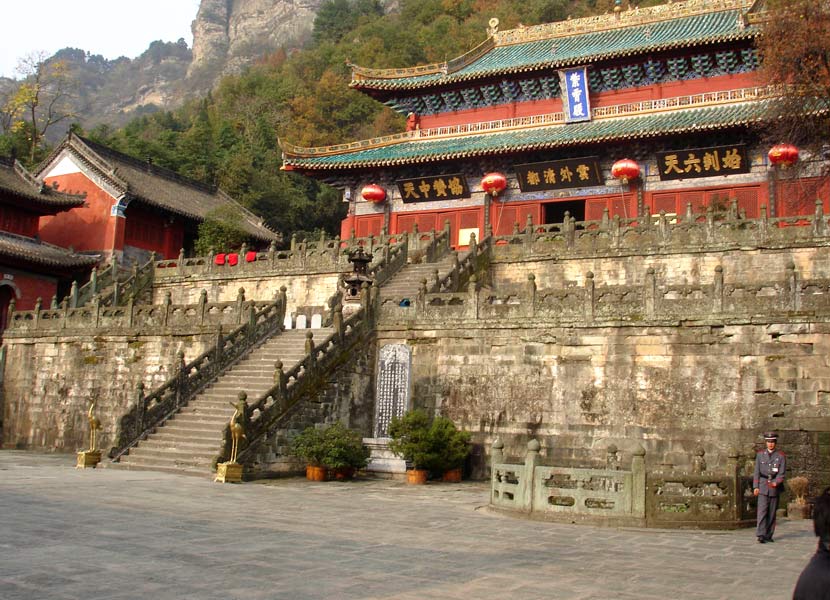 Při návštěvě Wudangu nezapomeňte vidět chrámy